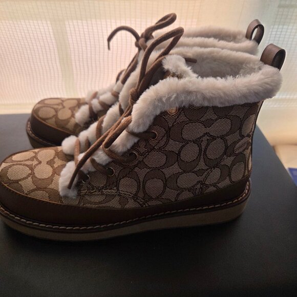 Women's Imani Signature Jacquard  - Picture 2 of 11